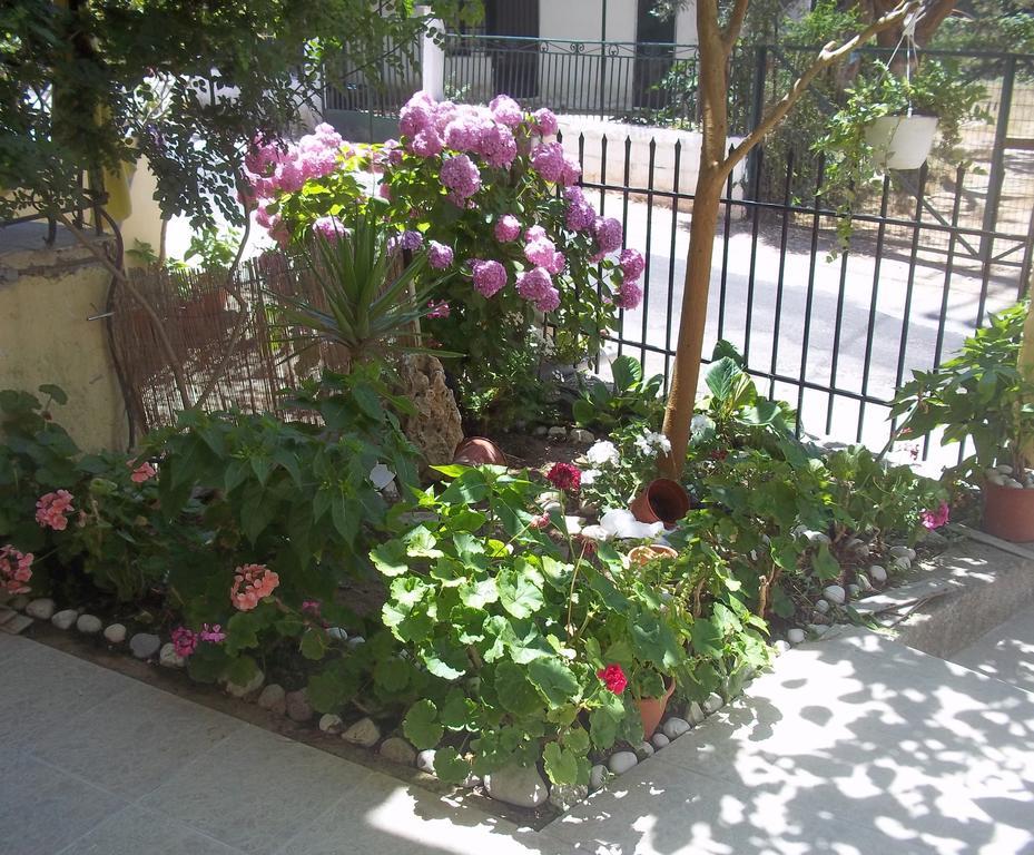 En Leuko Apartments ซูกาเลดส์ ห้อง รูปภาพ